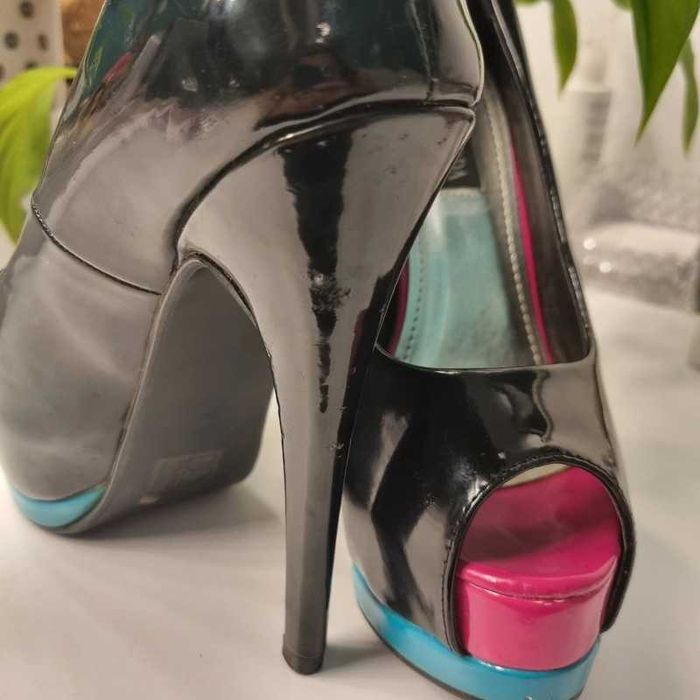 Wysokie Szpilki z kolorowymi wstawkami