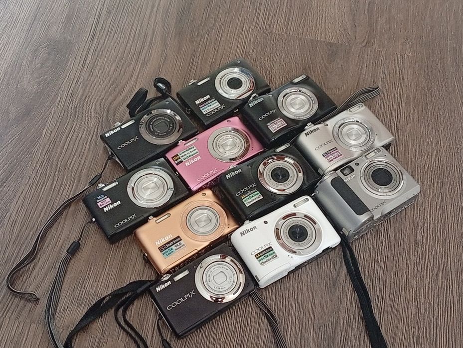 Цифрові фотоапарати Nikon Coolpix Японія 2000-х