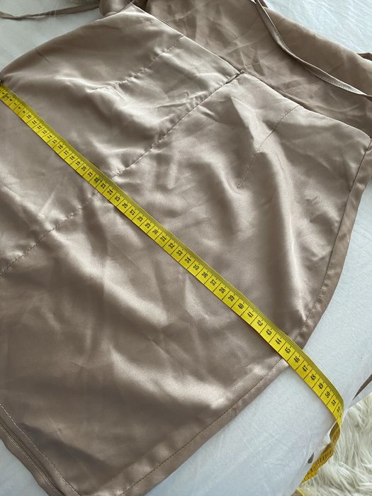 Satynowa krótka sukienka r.34/36 Missguided
