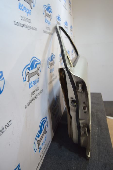 PORTA FRENTE FRONTAL ESQUERDA VOLVO V70 II 2 MK2 285 S60 FECHO