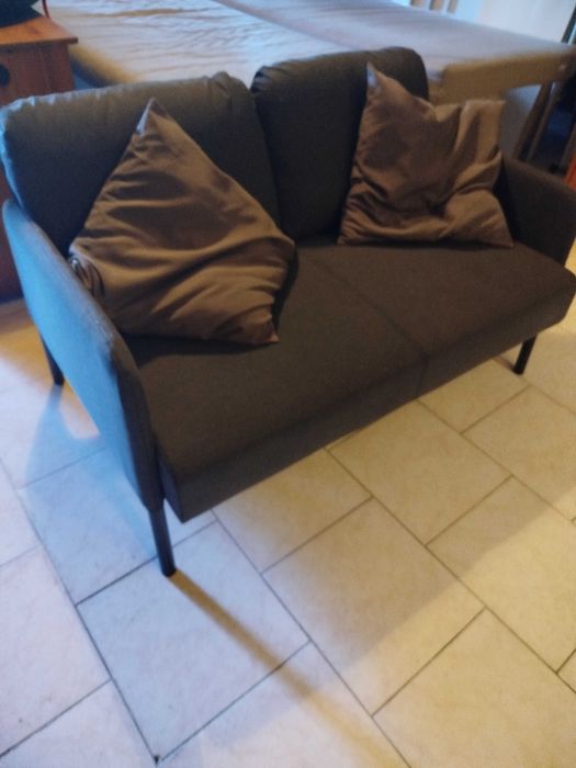Sofá IKEA 2 lugares, modelo Glostad como novo