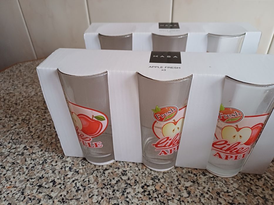 Lote de copos novos embalados