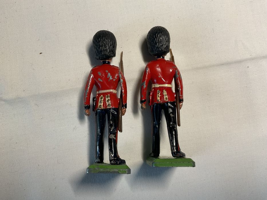 Soldadinhos de chumbo ingleses da marca Britains