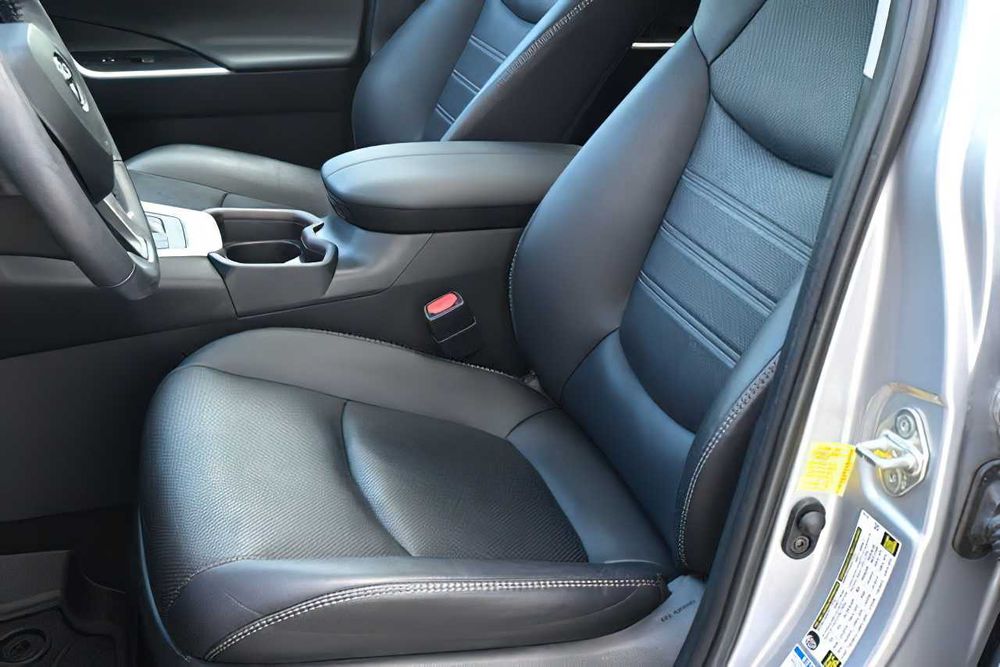 Toyota RAV4 Limited Gasoline      2019