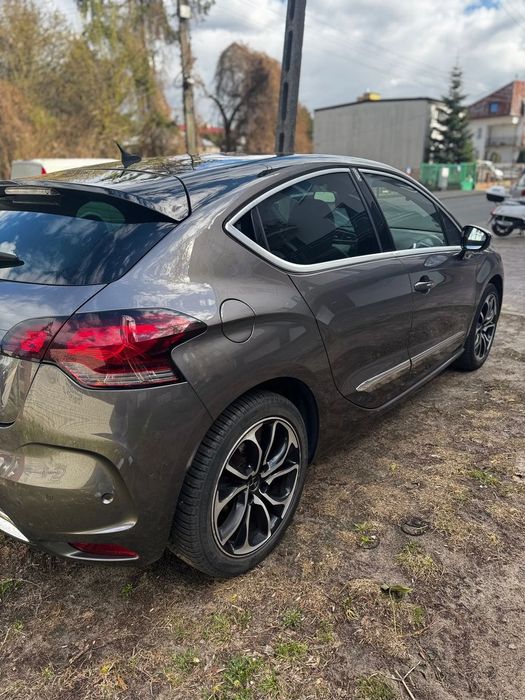 DS Automobiles DS 4