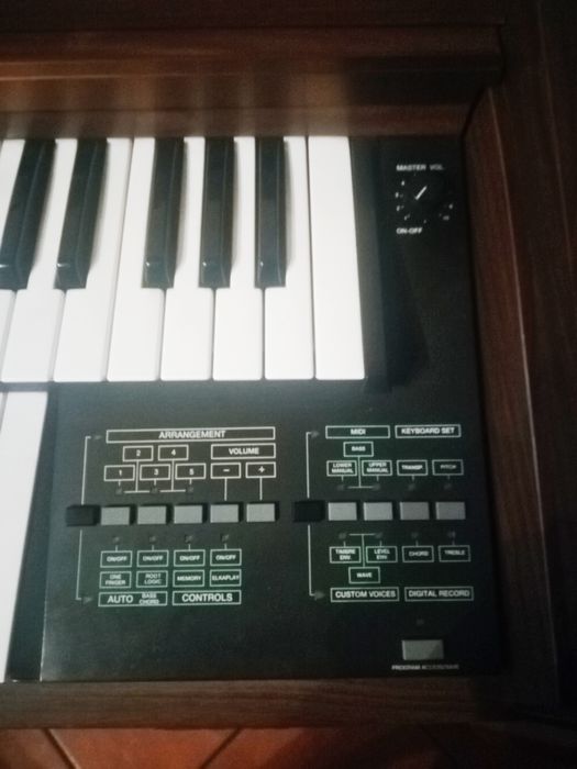 Órgão Elka C-92 em muito bom estado