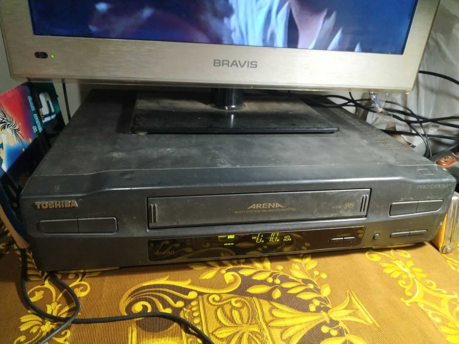 Видеомагнитофон відеомагнітофон toshiba v-e32