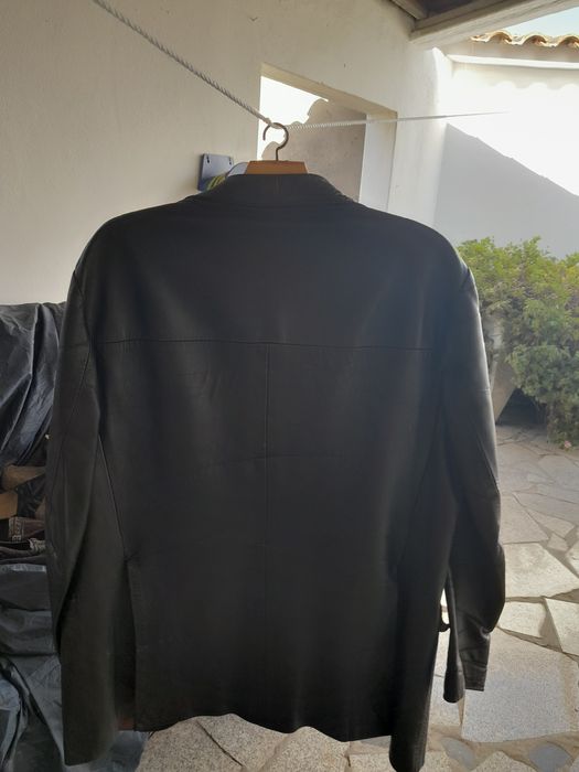 Casaco de homem de cabedal preto