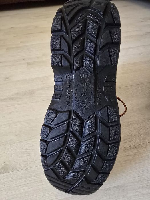 Wysokie buty ochronne S3 Firsty