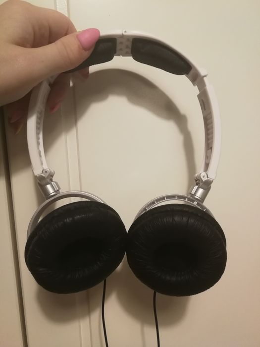 Białe słuchawki regulowane dla dzieci/młodzieży