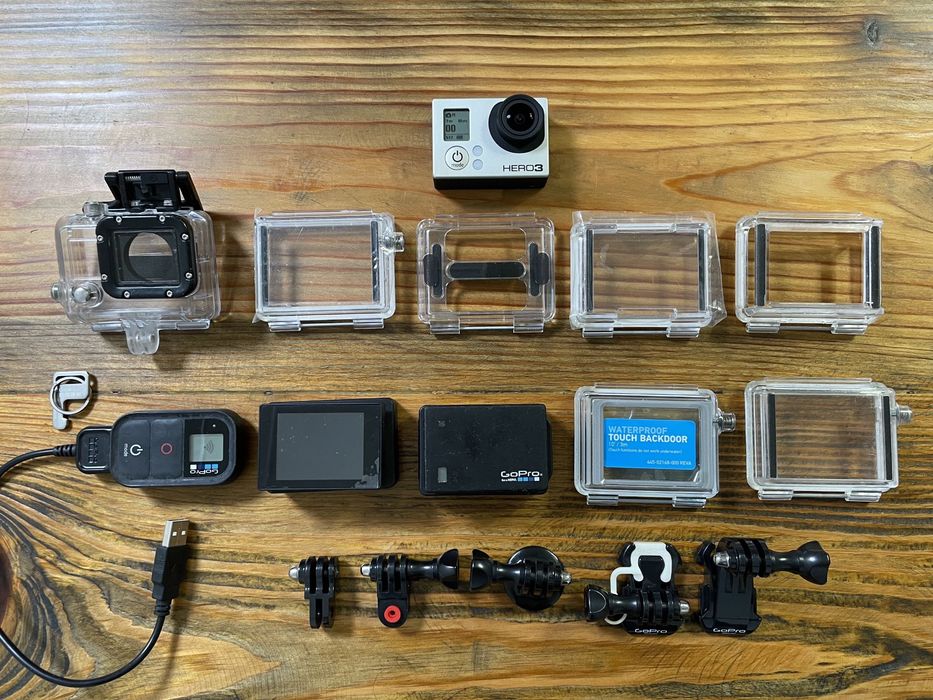 GoPro HERO3 Black + LCD Touch BacPac + Battery BacPac + Remote
