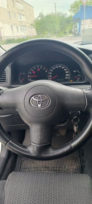 Продам Тойоту Королу