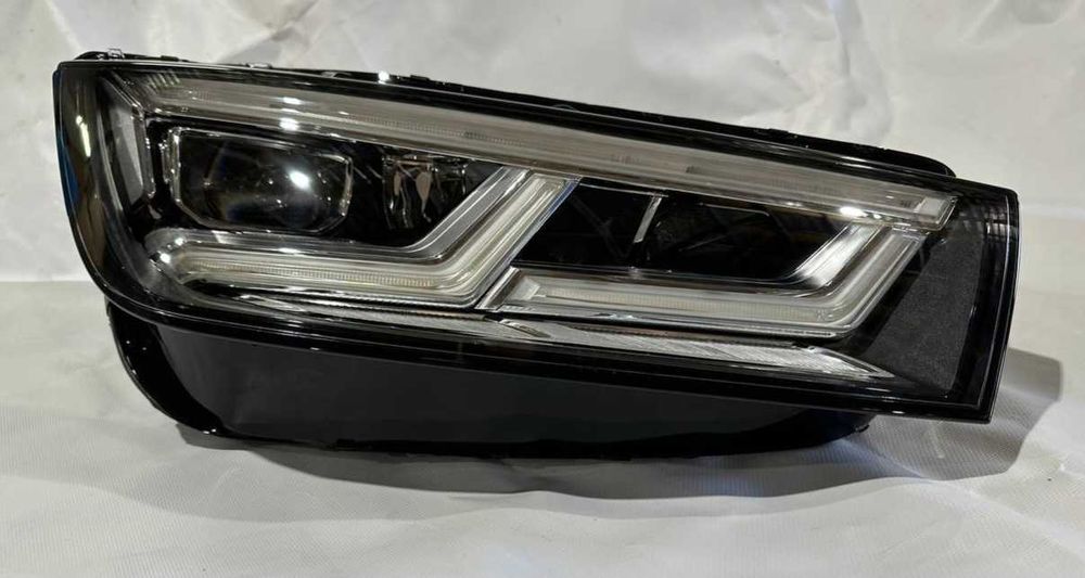 передня панель Audi Q3 Q5 80a 2017 2018 2019 2020 Ауді Ку 5