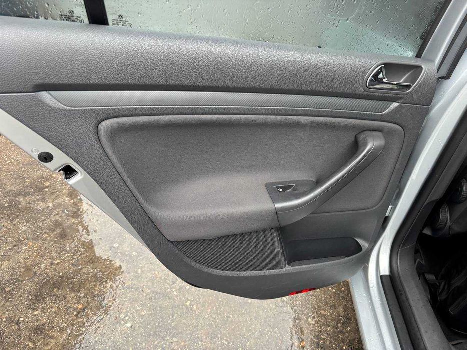 Продам Volkswagen Golf 5