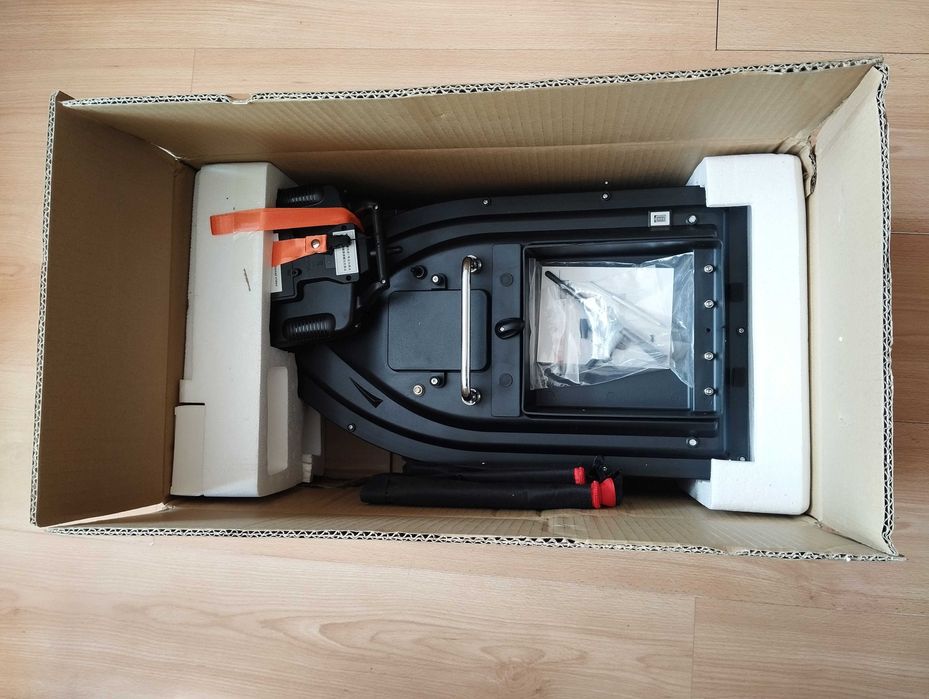 Łódka zanętowa GPS D16E bateria 10.000 torba