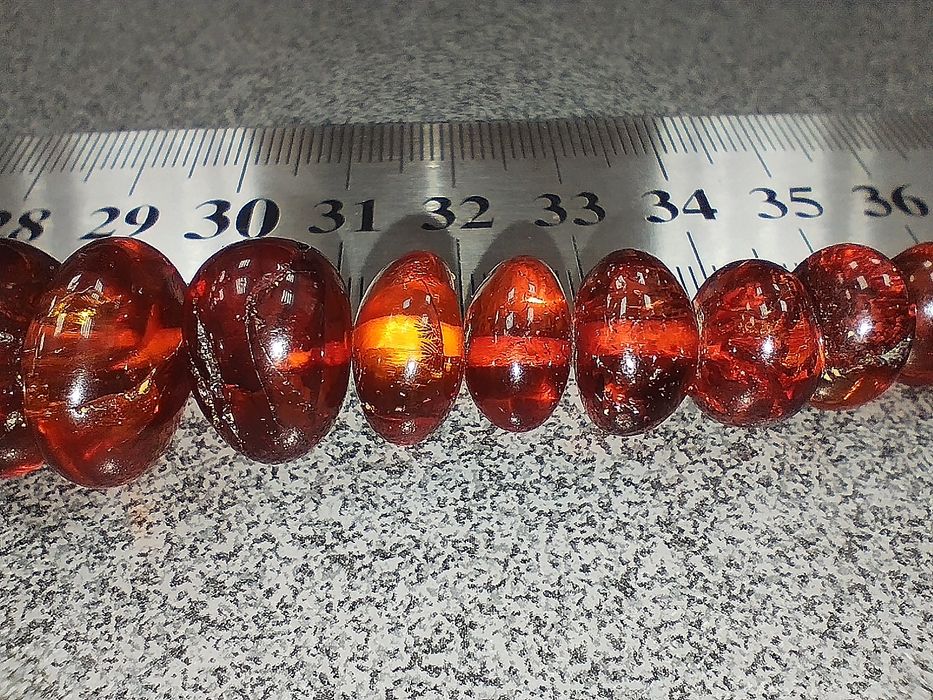 Намисто з натурального бурштину. Бусы из натурального янтаря.