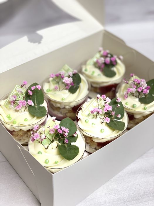 Десерти Трайфли Капкейки Меренговий рулет Зефір Запоріжжя