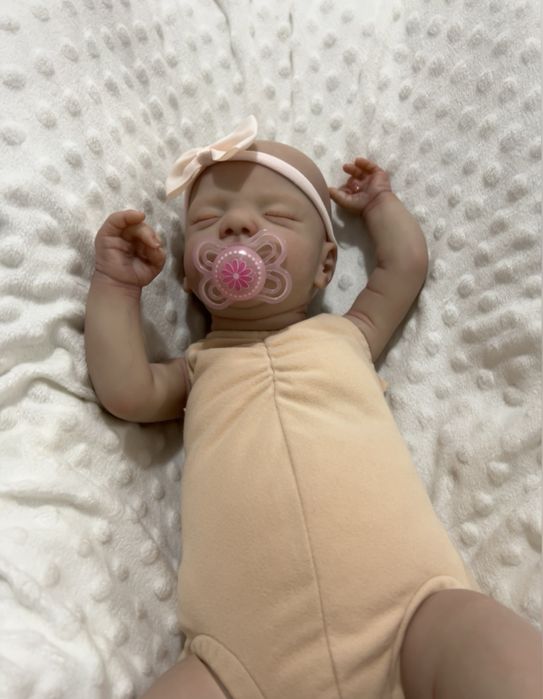 Bebé reborn boneca feita à mão