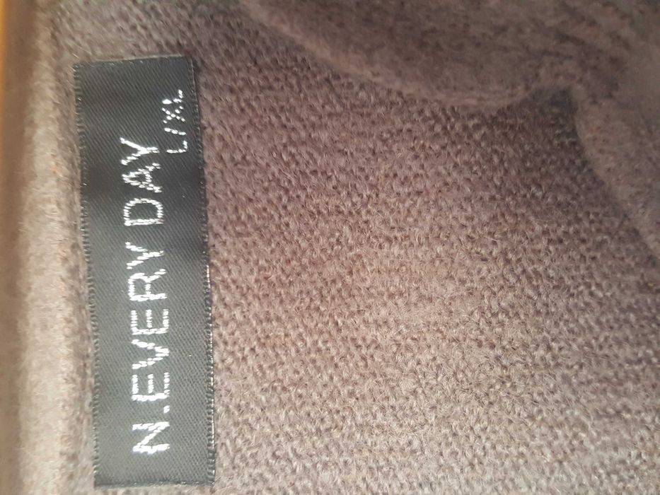Sweter ciepły długi, L, kolor cappucino.