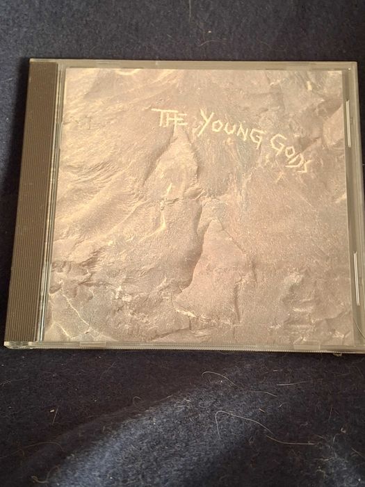 CD "The Young Gods", disco de estreia dos The Young Gods (1987). Muito bom estado. 12€. Lisboa