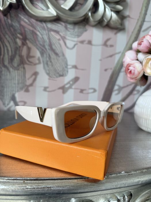 Okulary słoneczne damskie V beżowe