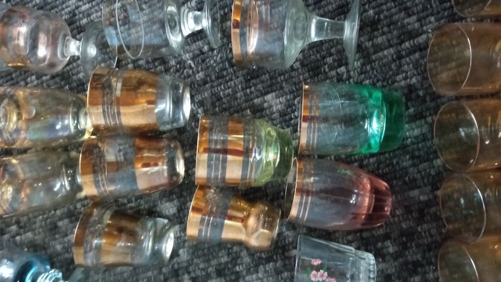 Ножі нержавійки,Графин,Креманки з кольорового скла