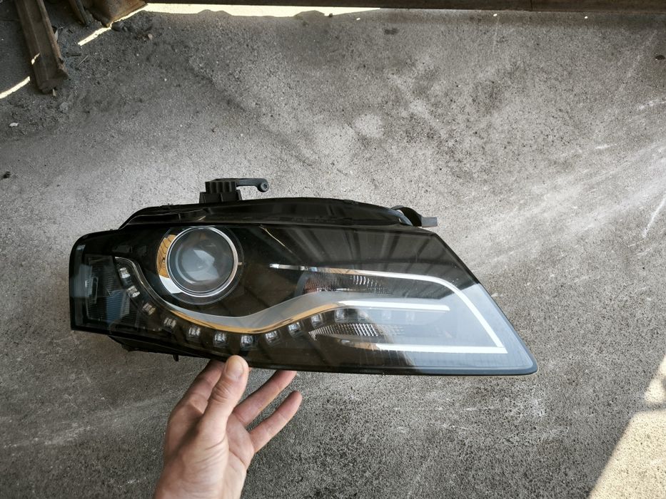 Audi a4 b8 S4 lampa skrętna bixenon