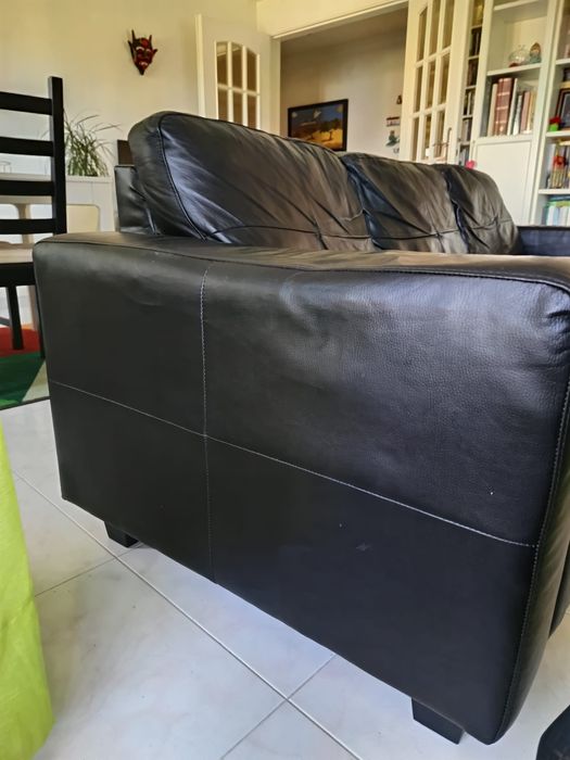 Sofá em pele IKEA