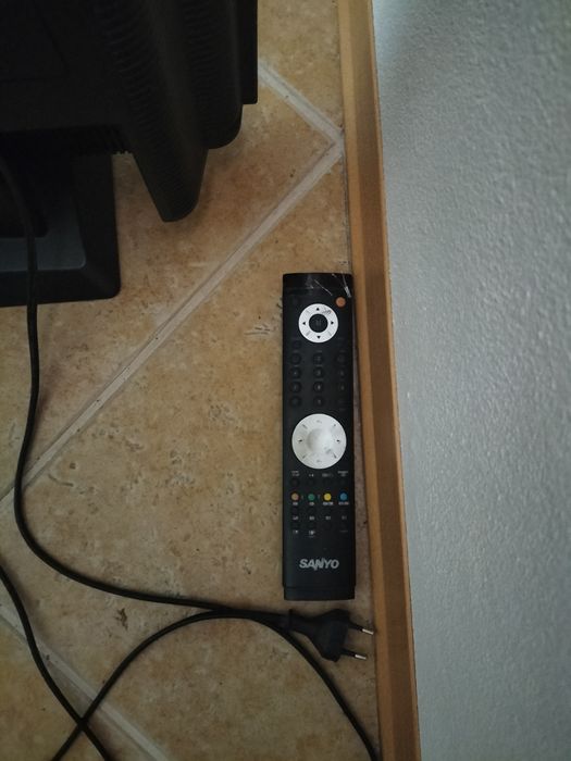 Televisão Sanyo LCD com Comando – Excelente Estado