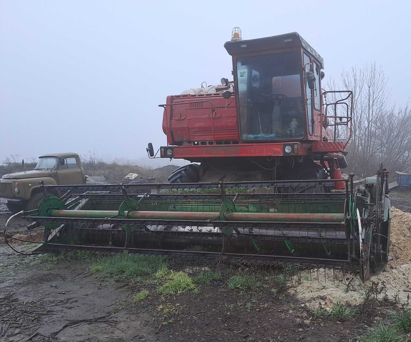 Комбаїн Дон 1500