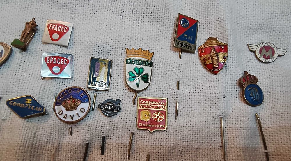 Lote Pins Variados
