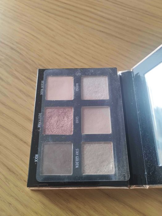 Douglas Desert Nudes paleta cieni do powiek