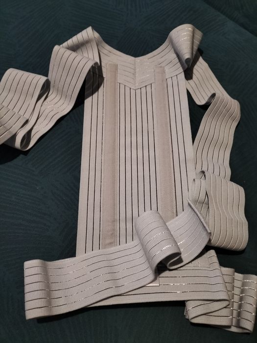 Коректор постави з ребрами жорсткості