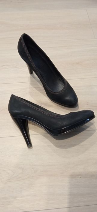 Buty na obcasie r. 39