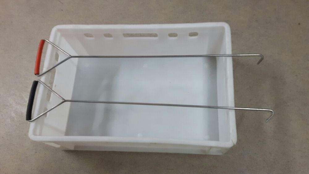 Hak nierdzewny do ciągnięcia pojemnikow