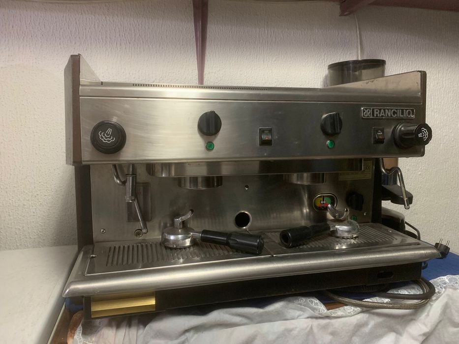 Máquina de café profissional + moinho + bomba (restaurante / café)