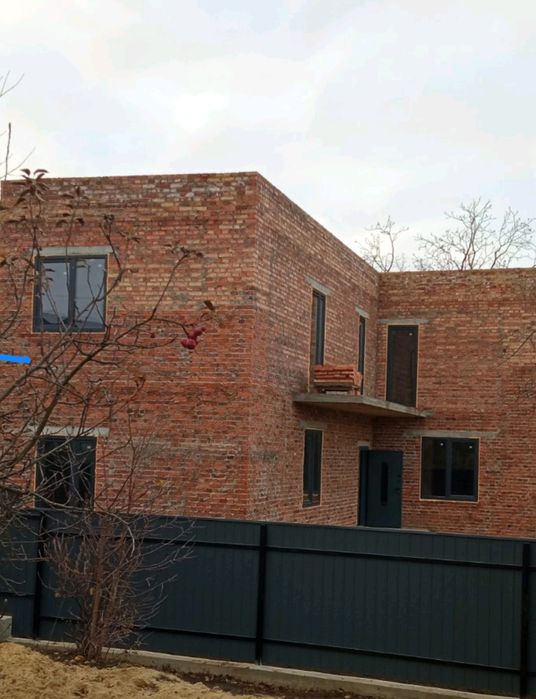 Продаж будинку  на горбочку Муроване