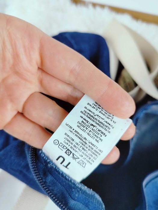 Niebieska torba treningowa podróżna damska