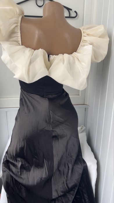 Чорна довга сукня