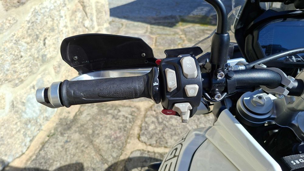 Triumph Tiger 800 XCX