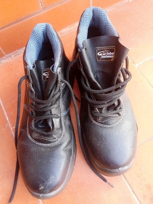 Botas de Trabalho - Biqueira e palmilha aço - Tam 39