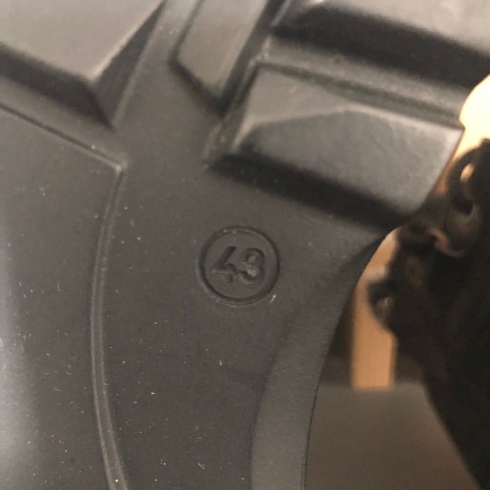 Sprawdź mnie. Bardzo ładne buty skórzane. Prezentują się doskonale