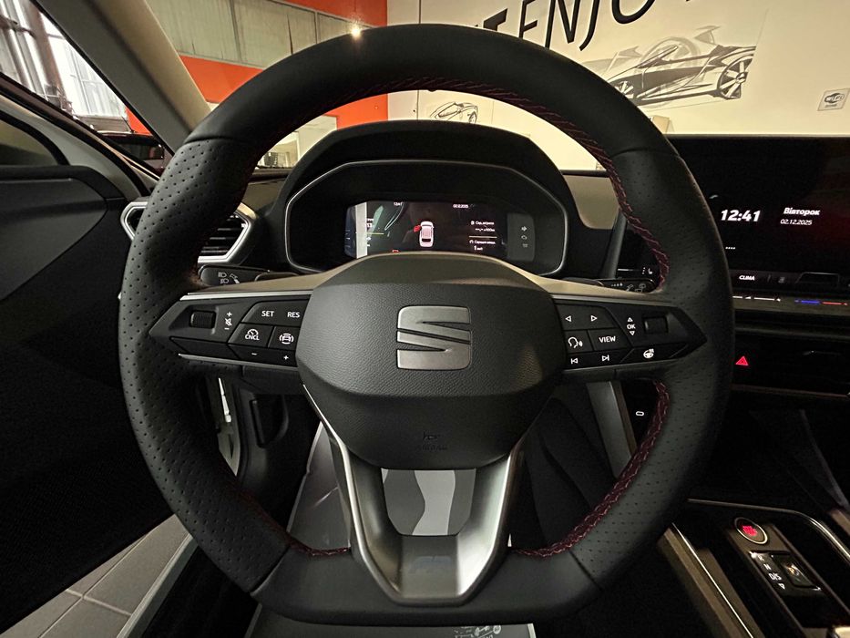 Новий SEAT Leon 2025 FR 1.5 eTSI mHEV DSG (150 к.с.)