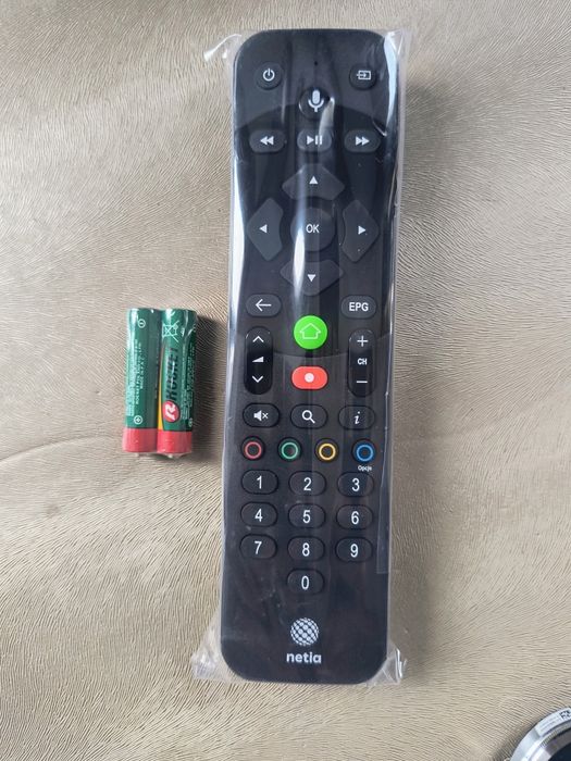 Piloty do telewizora..