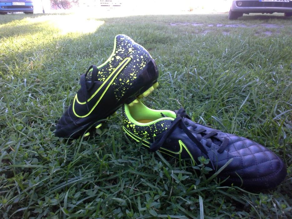 Nike Buty korki róż. 36.5