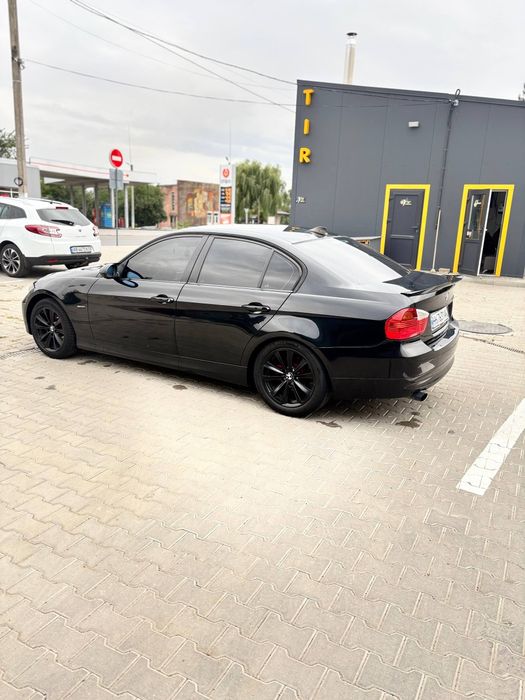 Продам BMW e90 2.0 бензин