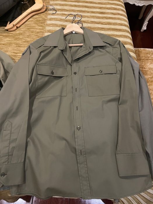 Camisa verde antiga do Exército Português