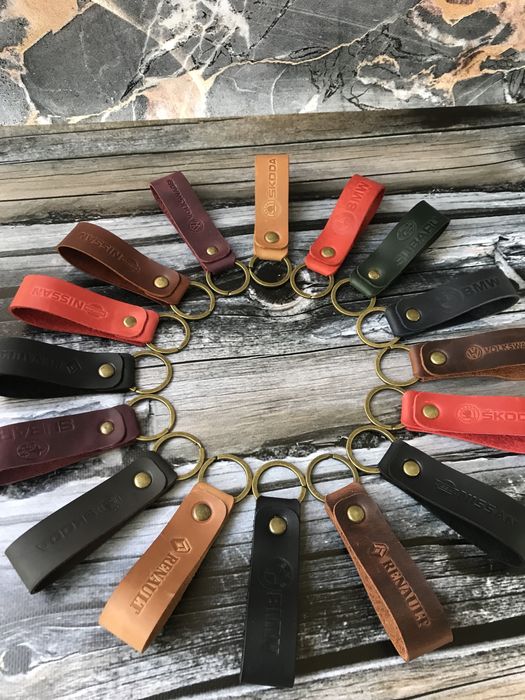 Брелок,брелки с логотипом авто.Іменний,шкіряний брелок для ключів.