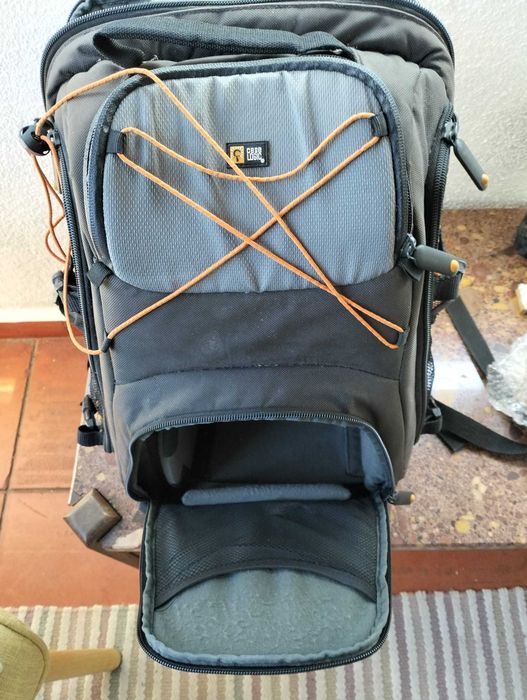 Mochila para guardar equipamento fotográfico em excelente estado