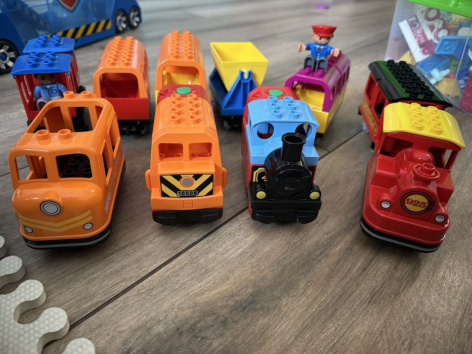 Pociagi i tory lego duplo